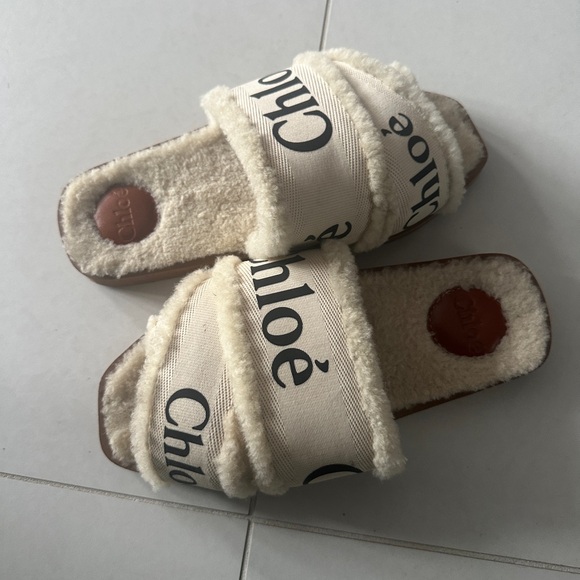 CHLOE Sherpa sandals - Picture 1 of 4